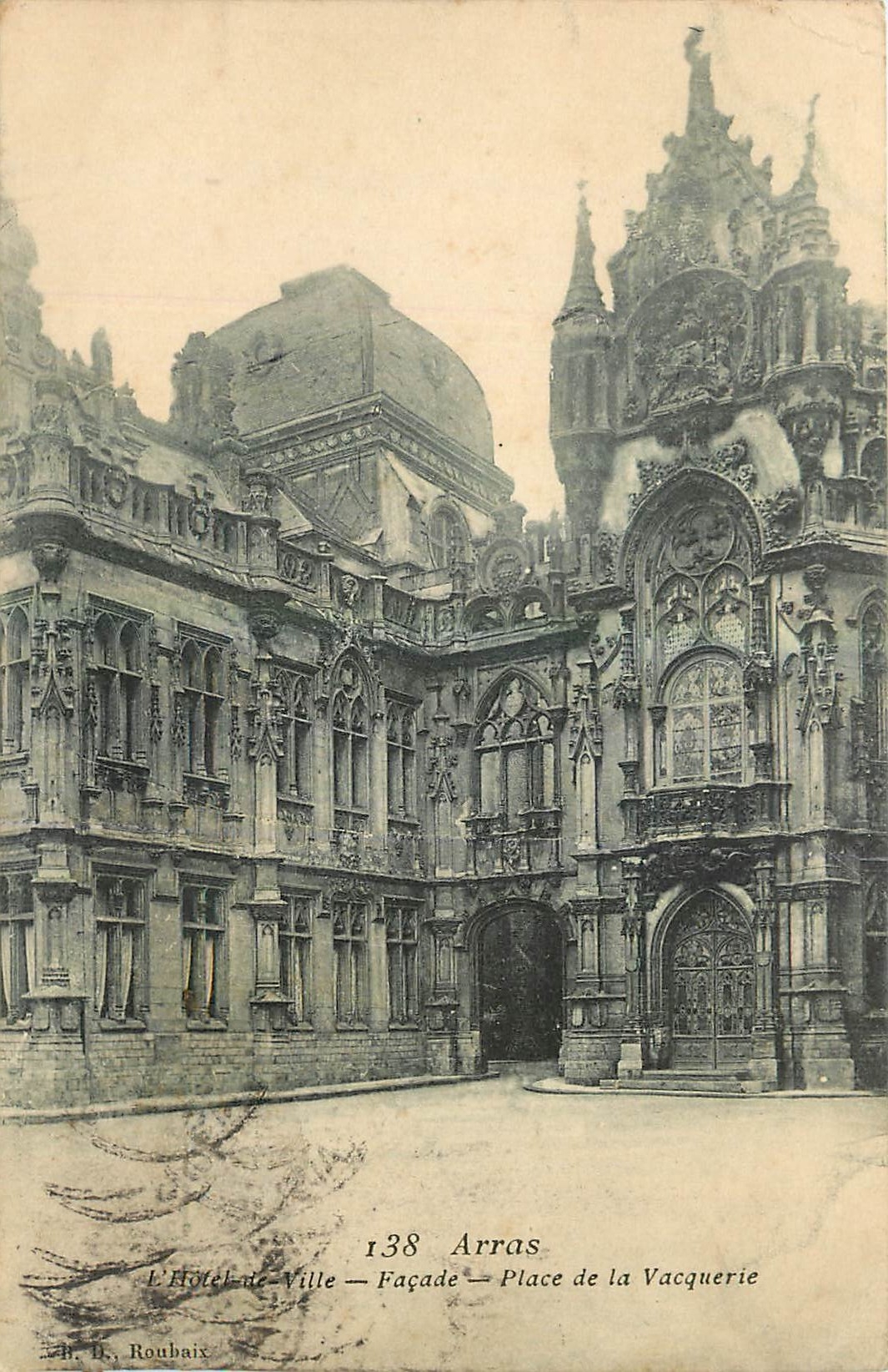 CPA Arras L'Hotel de Ville Facade Place de la Vacquerie 