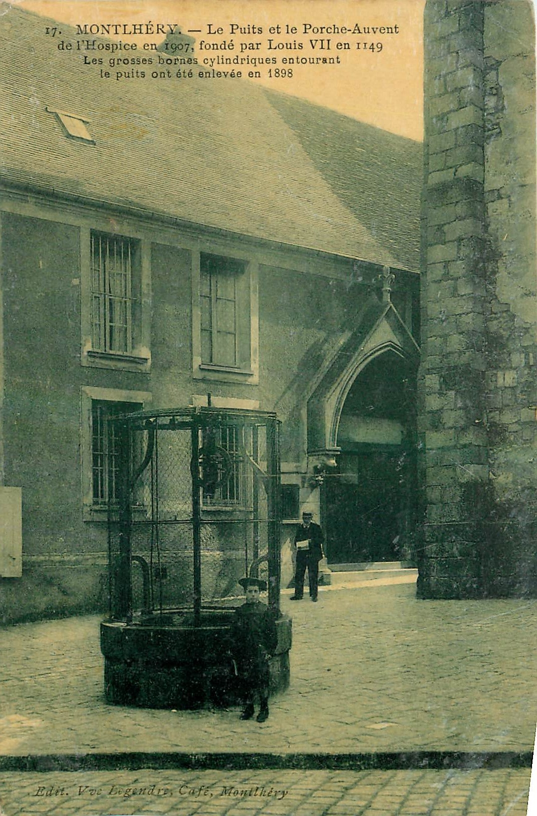 CPA Montlhery Le Puits et la Porche Auvent de l'Hospice 