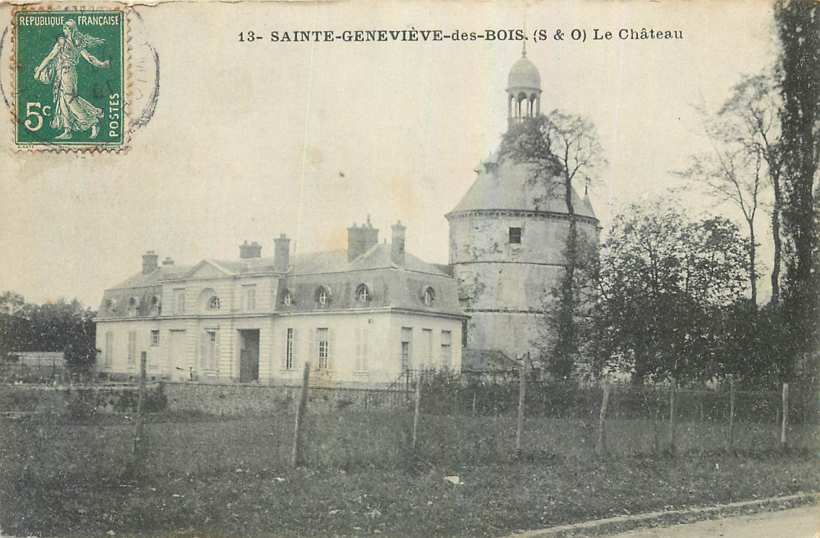 CPA Sainte Genevieve des Bois S et O Le Chateau 