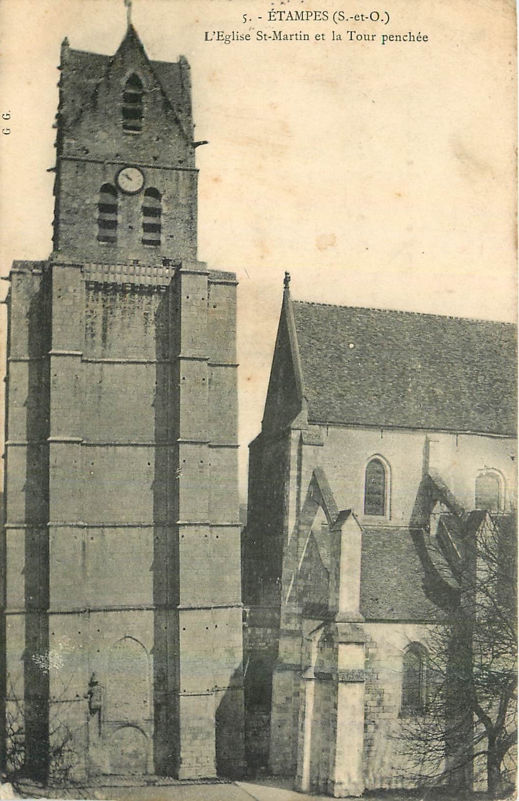 CPA Etampes S et O L'Eglise et la Tour penchee 