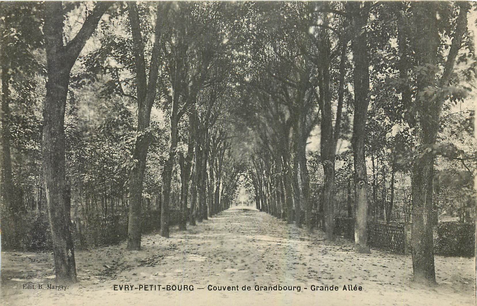 CPA Evry petit Bourg Couvent de Grandbourg Grande Allee 