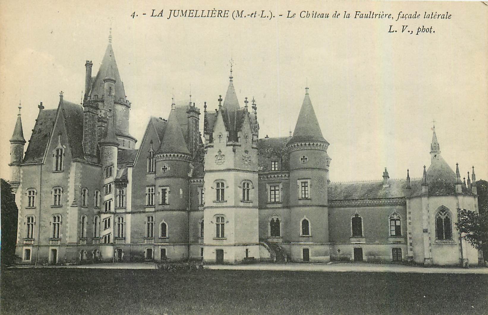 CPA La Jumelliere M et L Le Chiteau de la Faurviere facade laterale 