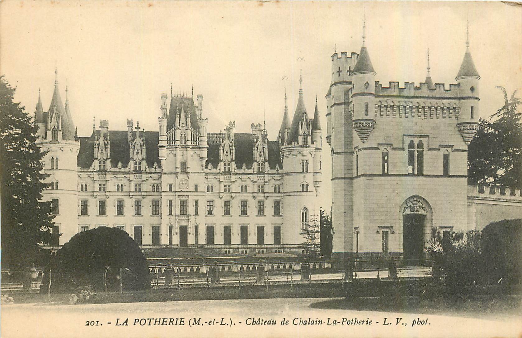 CPA La Potherie M et L Chateau de Chalain La Potherie 