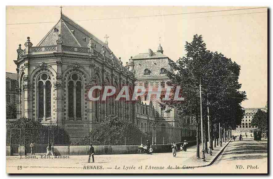 CPA Rennes Le Lycee et l'Avenue de la Gare 