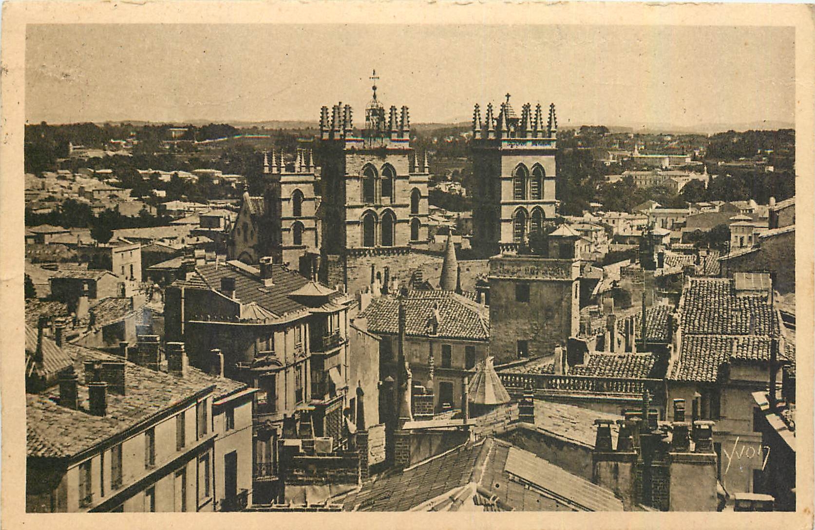 CPA Montpellier Herault Panorama vers la Cathedrale Saint Pierre 