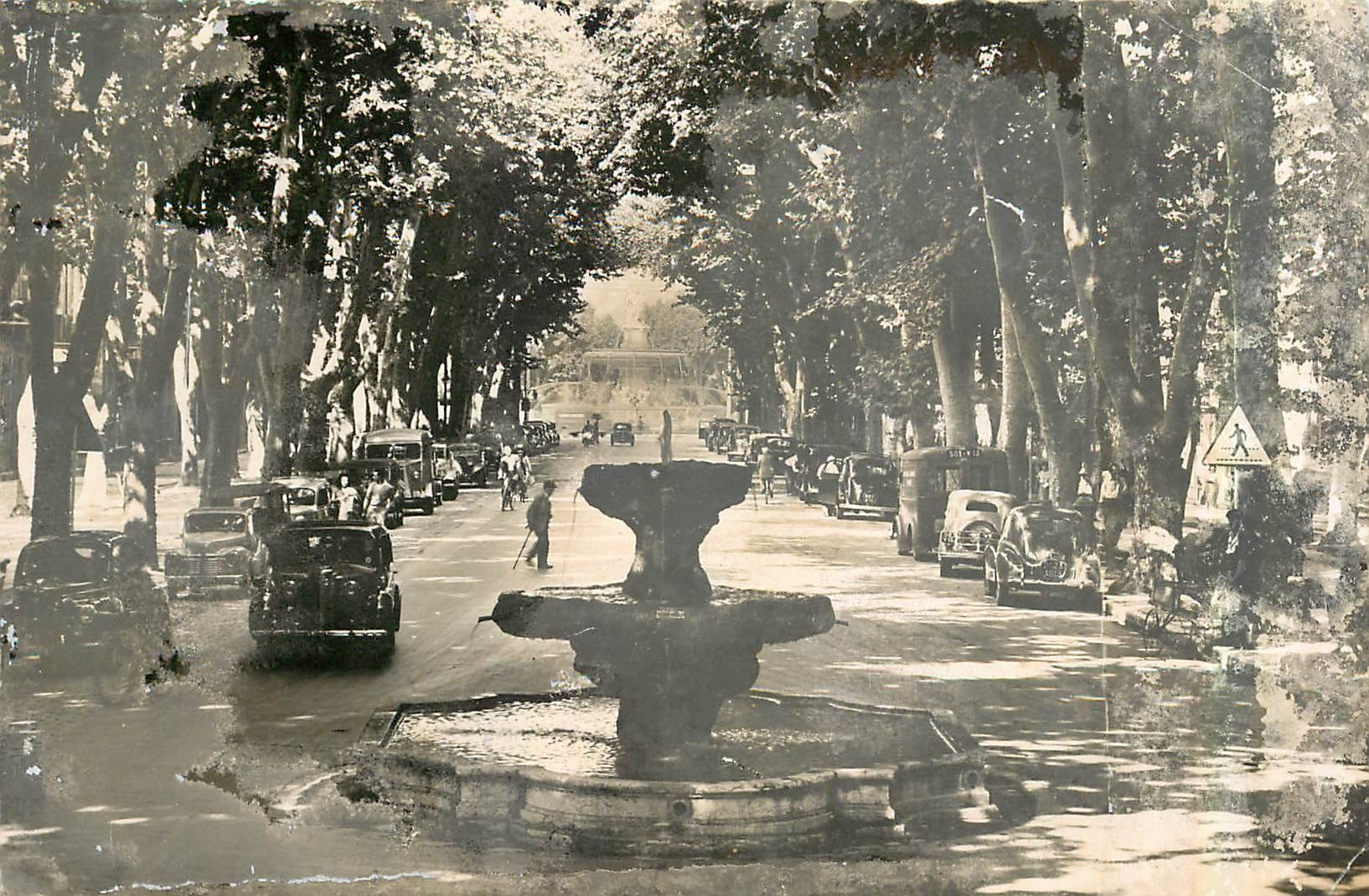 CPM Aix les Provence La Fontaine  Automobile