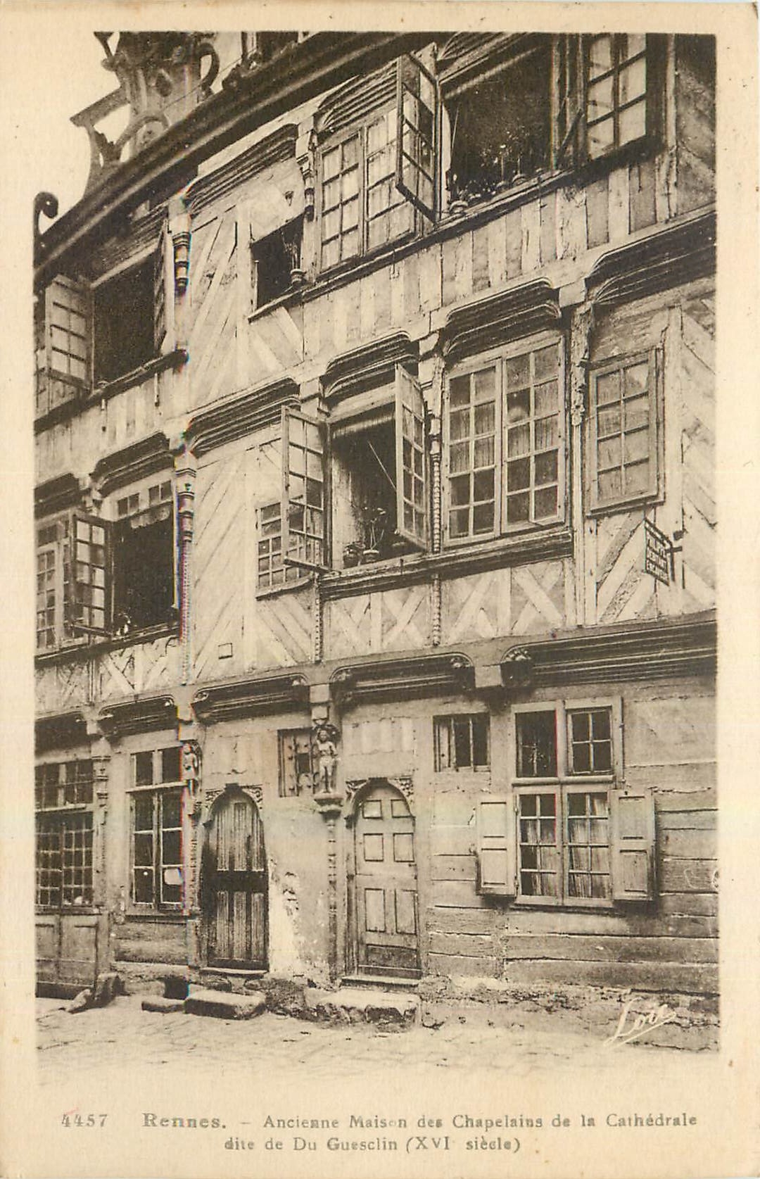 CPA Rennes Ancienne Maison des Chapelles de la Cathedrale 