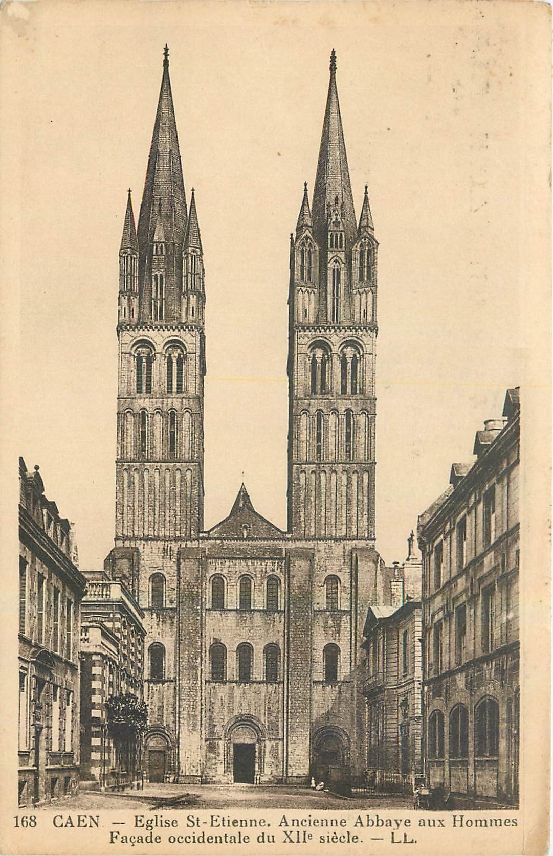 CPA Caen Eglise St Etienne Ancienne Abbaye aux Hommes Facade occidentale 