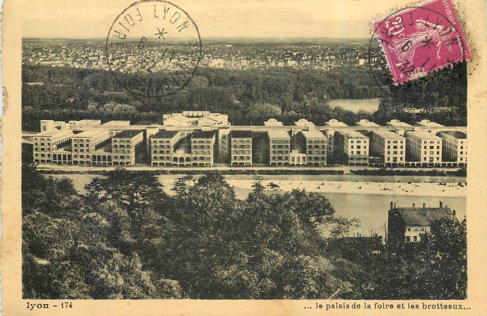 CPA Lyon le palais de la foire et les brotteaux 