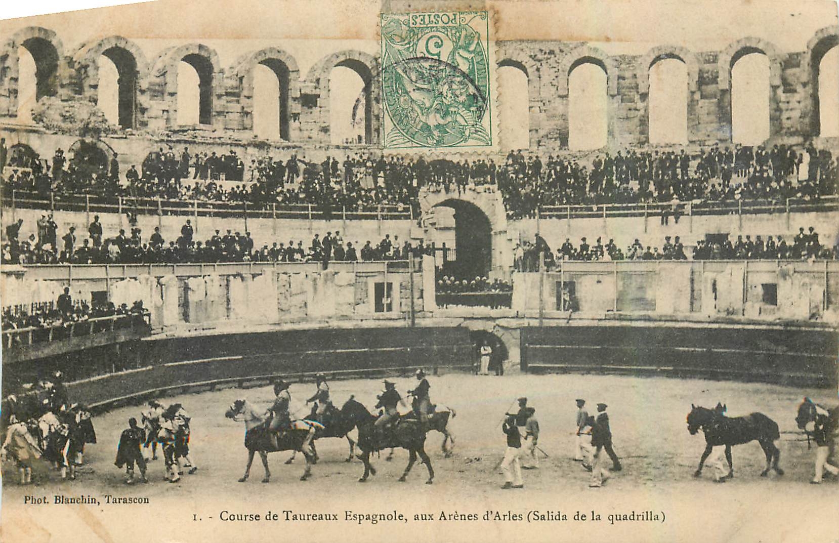 CPA Course de Taureaux Espagnole aux Arenes d'Arles Salida de la quadrilla Corrida