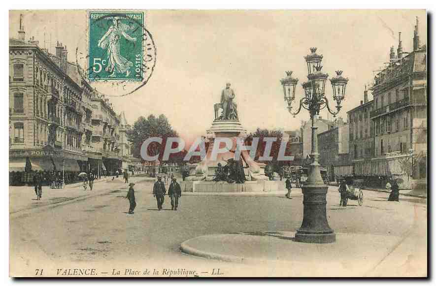 CPA Valence La Place de la Republique 