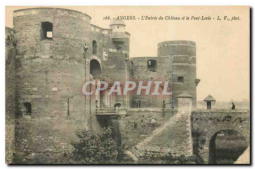 CPA Angers l'Entree du Chateau et le Pont Levis 