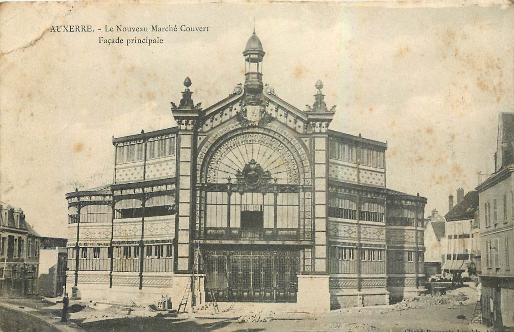 CPA Auxerre Le Nouveau Marche Couvert Facade principale 