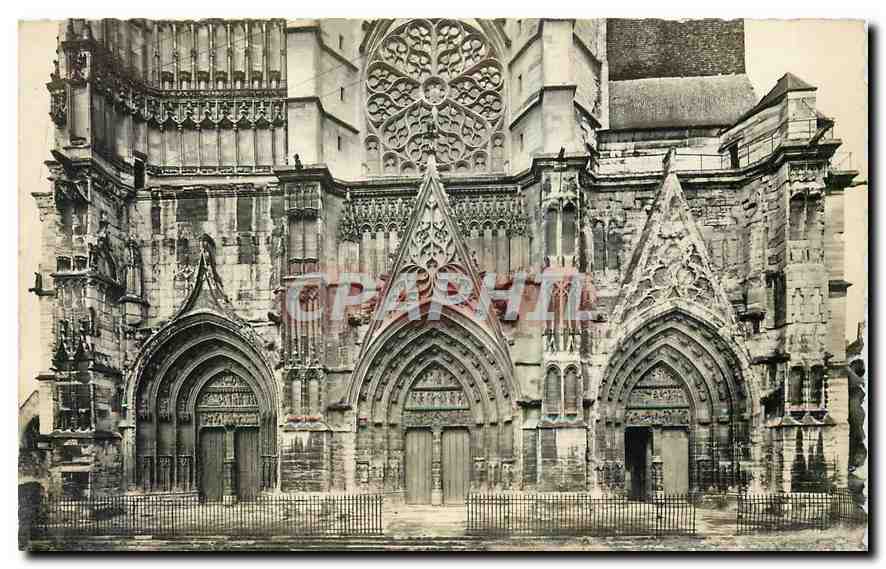 CPA Meaux Saine et Marne La cathedrale Portail Occidental 