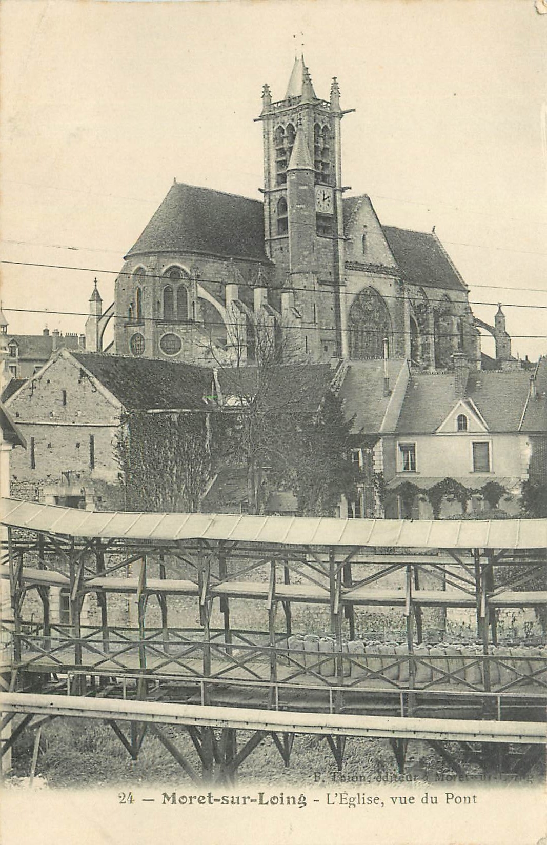 CPA Moret sur Loing l'Eglise vue du Pont 