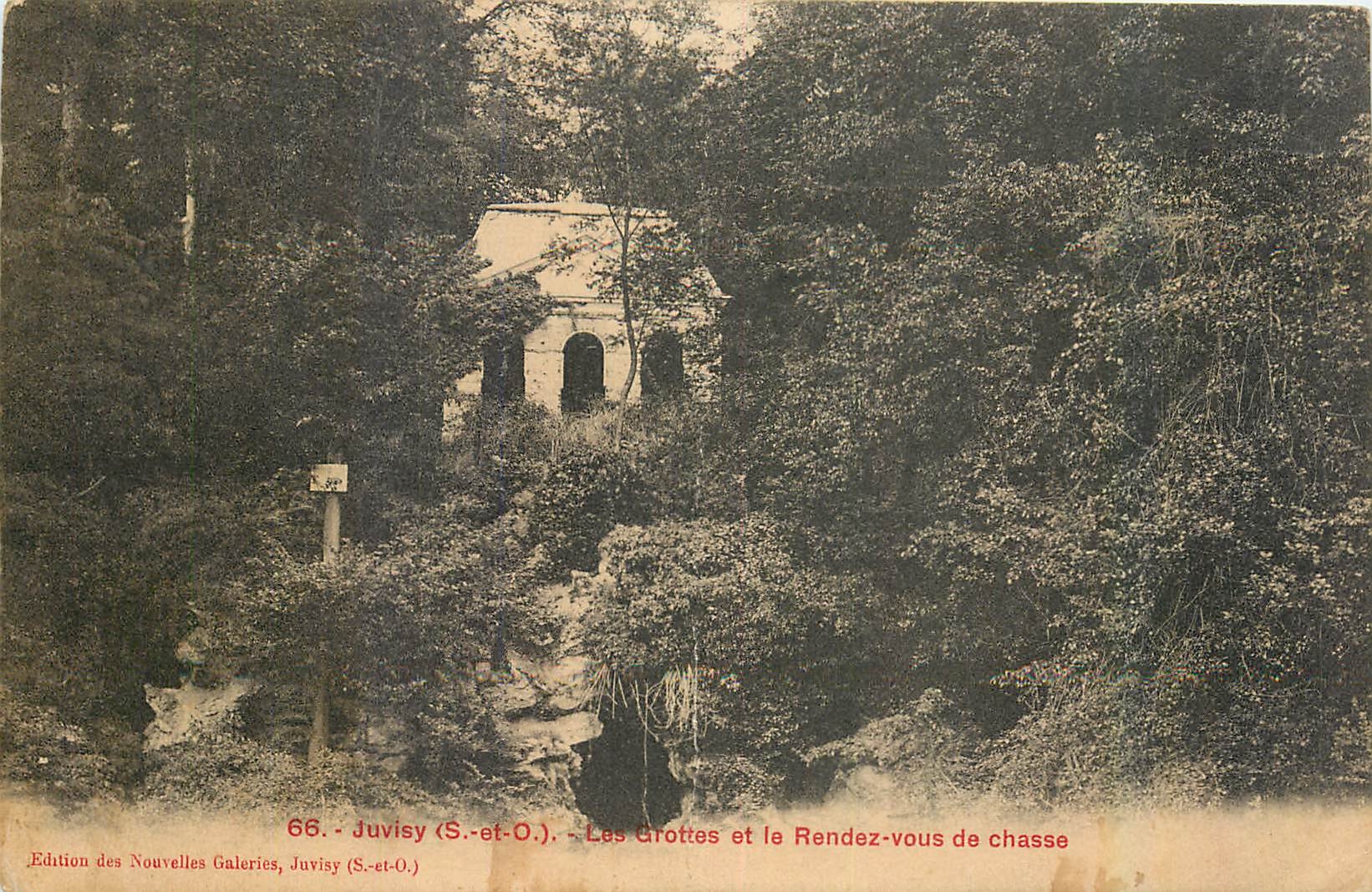 CPA Juvisy S et O Les Grottes et le Rendez vous de chasse 