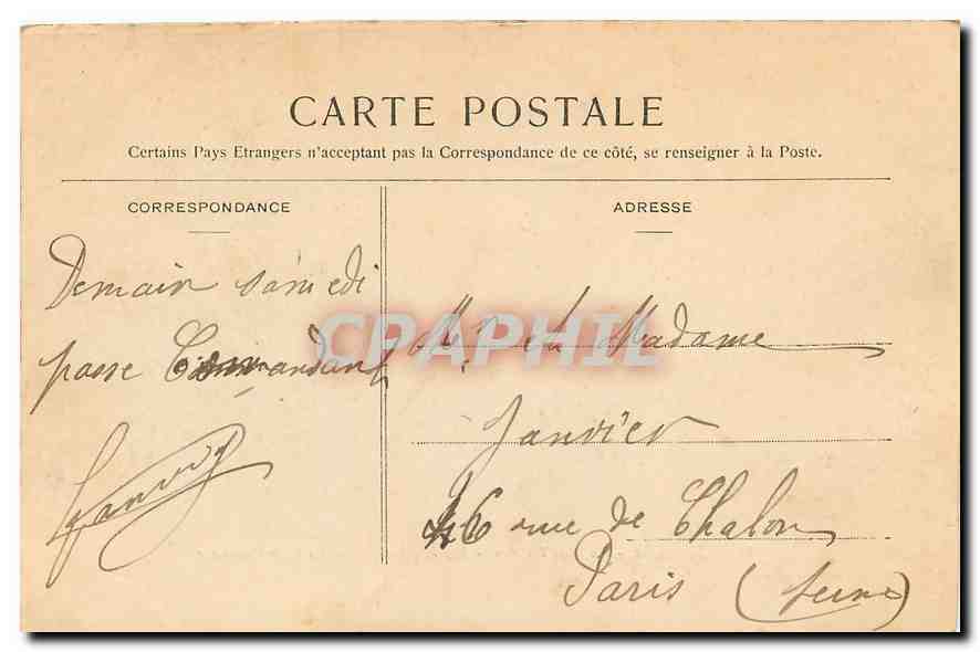 CPA Versailles Le Petit Trianon Entree principale La Cour d'honneur  — Verso