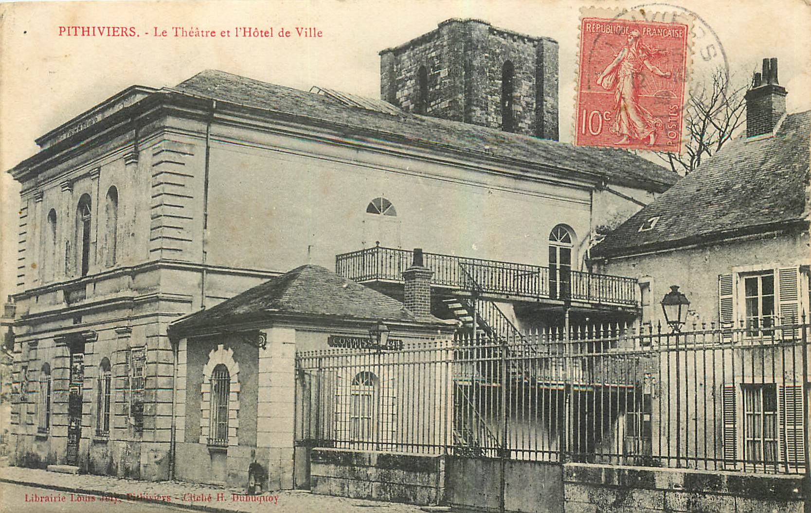 CPA Pithiviers Le Theatre et l'Hotel de Ville 