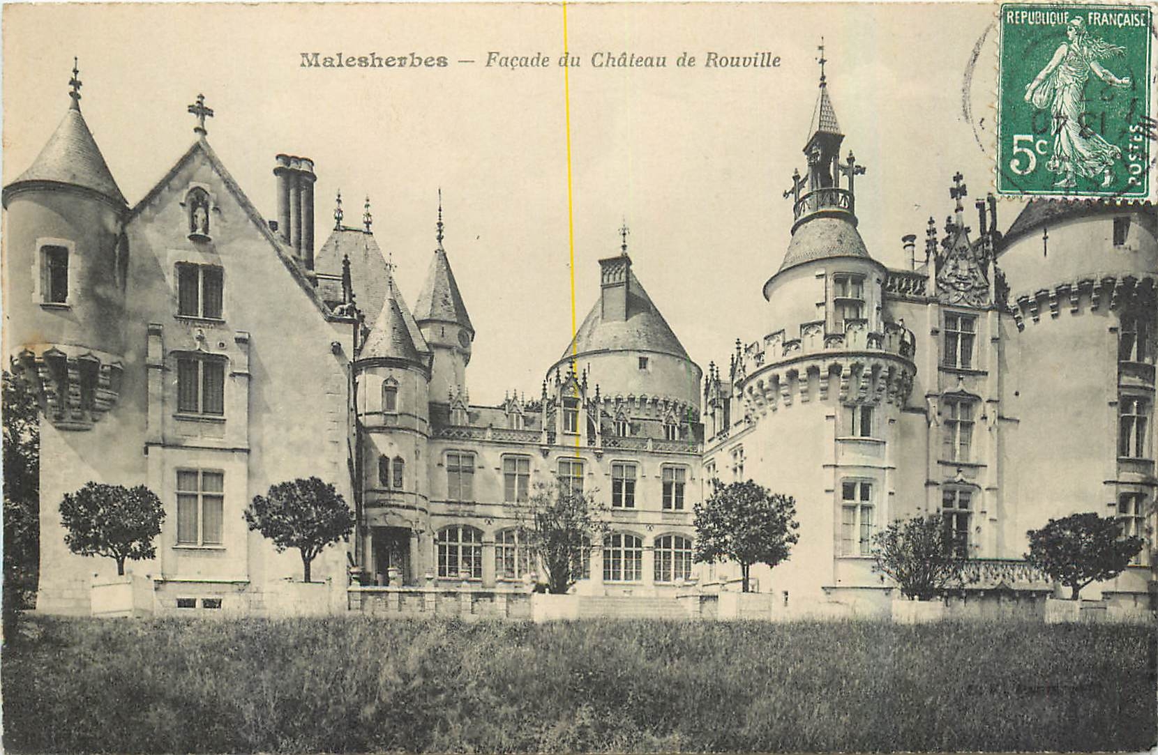 CPA Malesherbes Facade du Chateau de Rouville 