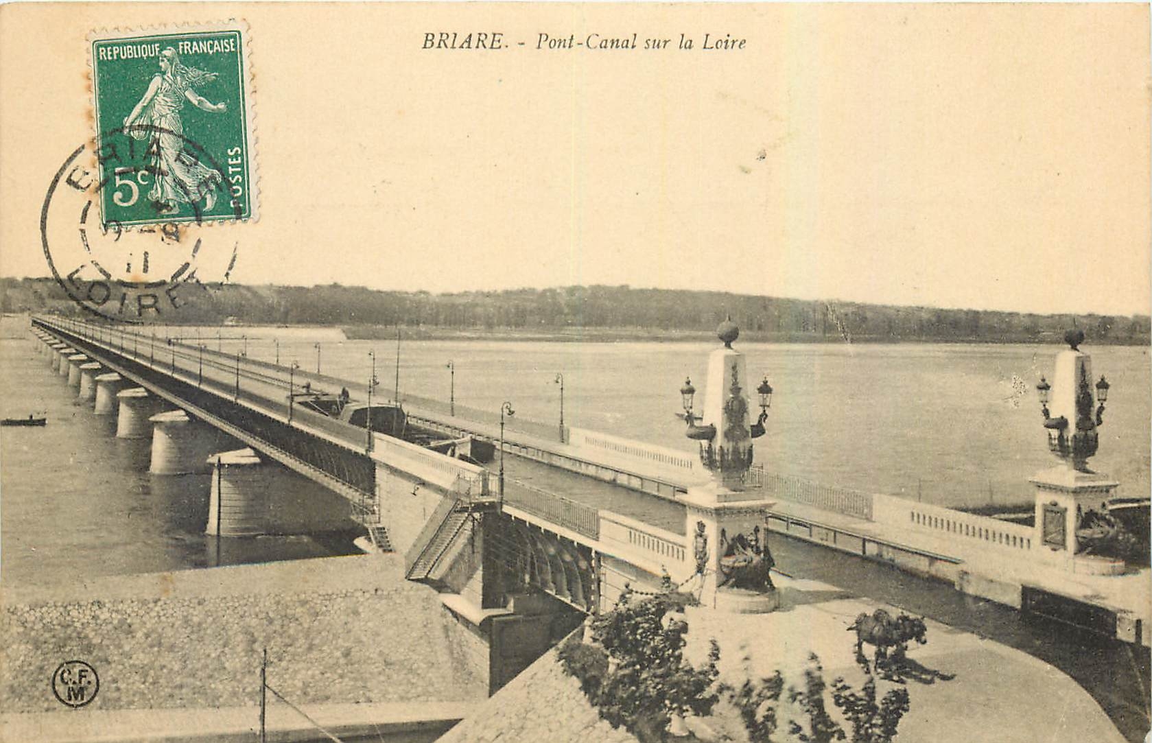 CPA Briare Pont Canal sur la Loire 