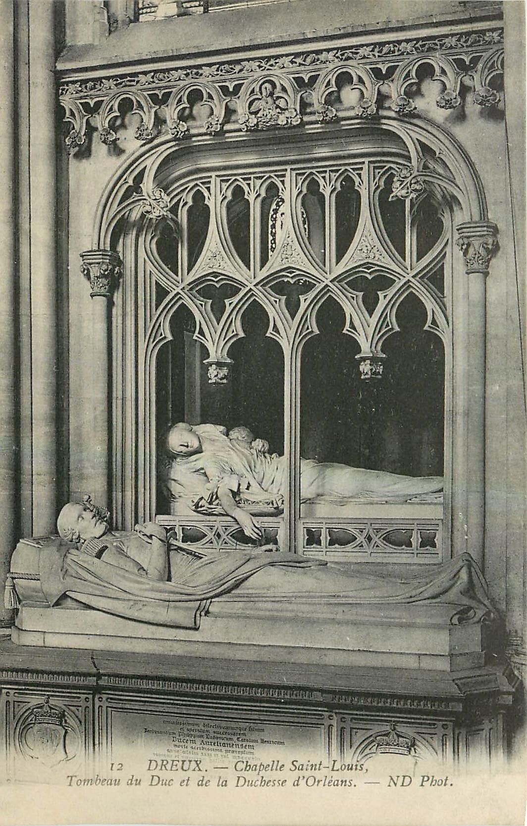 CPA Dreux Chapelle Saint Louis Tombeau du Duc et de la Duchesse d'Orleans 