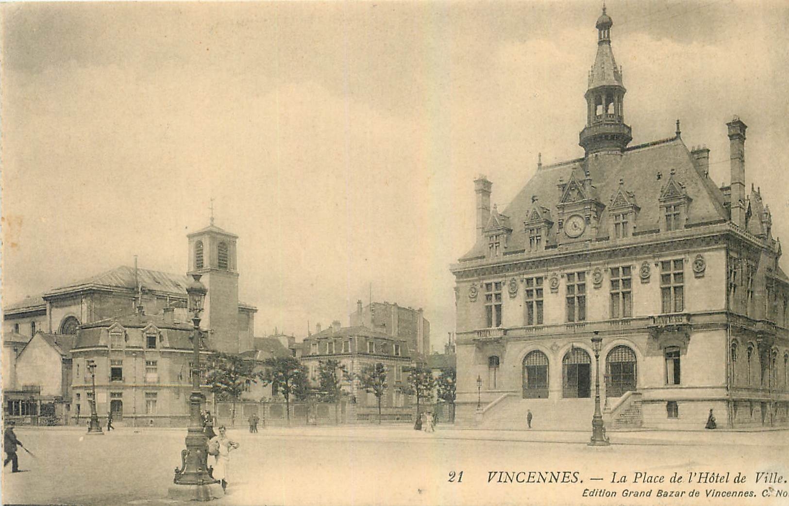 CPA Vincennes La Place de l'Hotel de Ville 