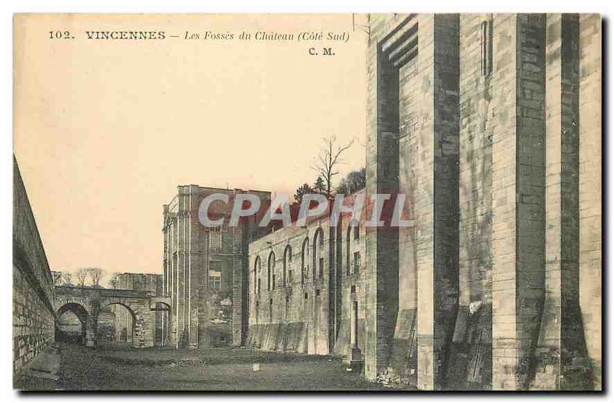 CPA Vincennes Les Fosses du Chateau Cote Sud 