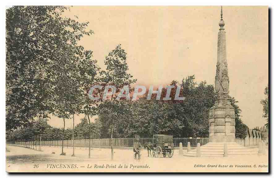 CPA Vincennes Le Rond Point de la Pyramide 