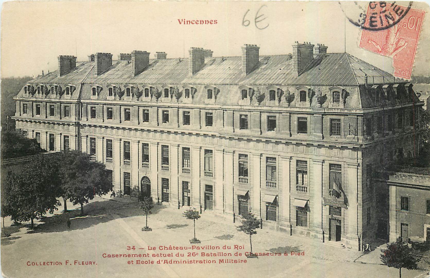 CPA Le Chateau Pavillon du Roi Casernement autel Vincennes