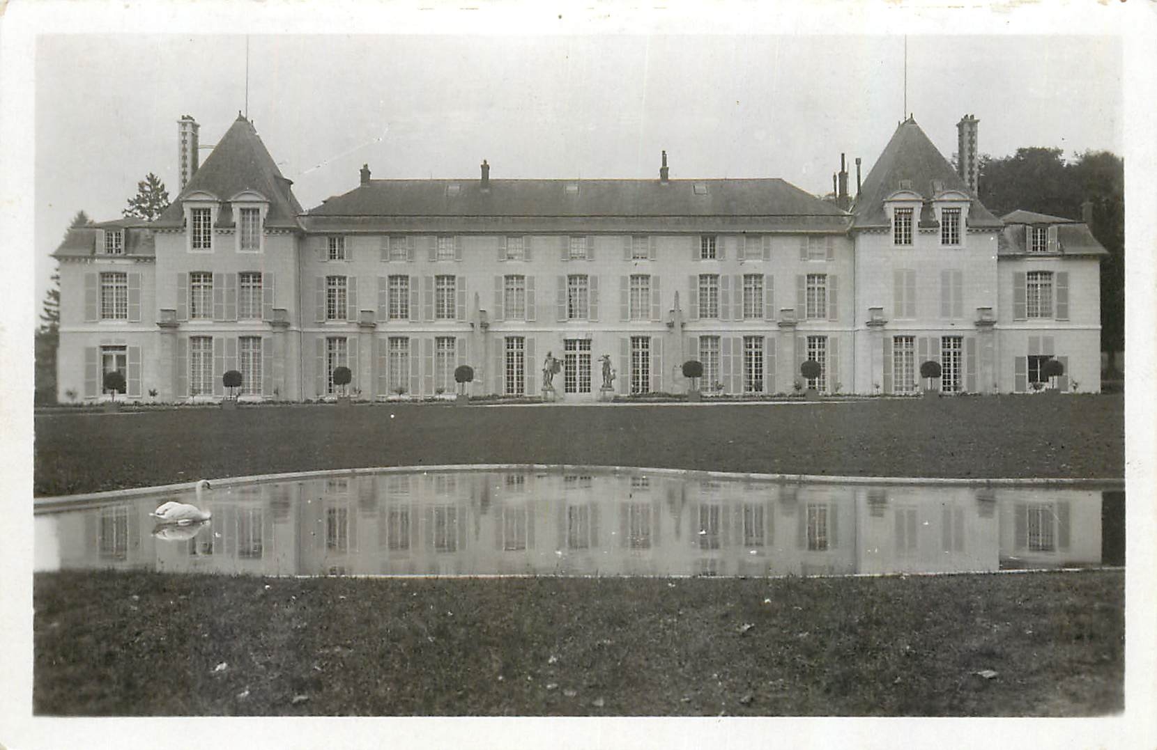 CPA Rueil Chateau de Malmaison Facade cote Ouest 