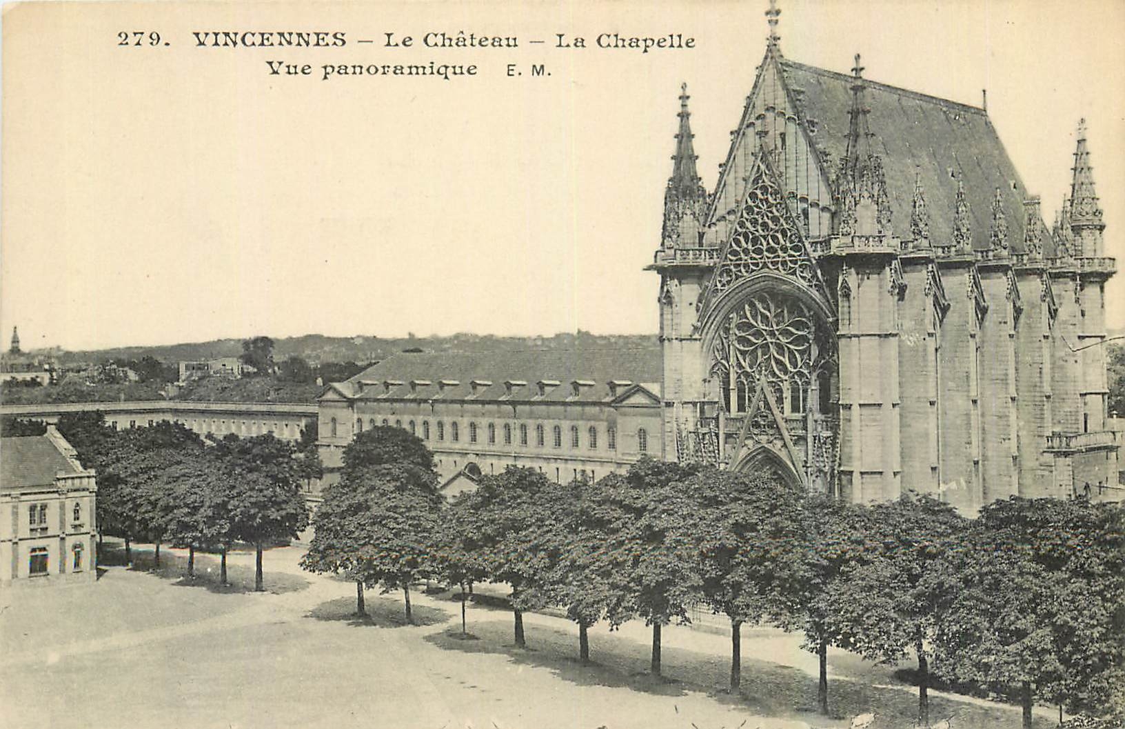 CPA Vincennes Le Chateau La Chapelle Vue panoramiqeue 