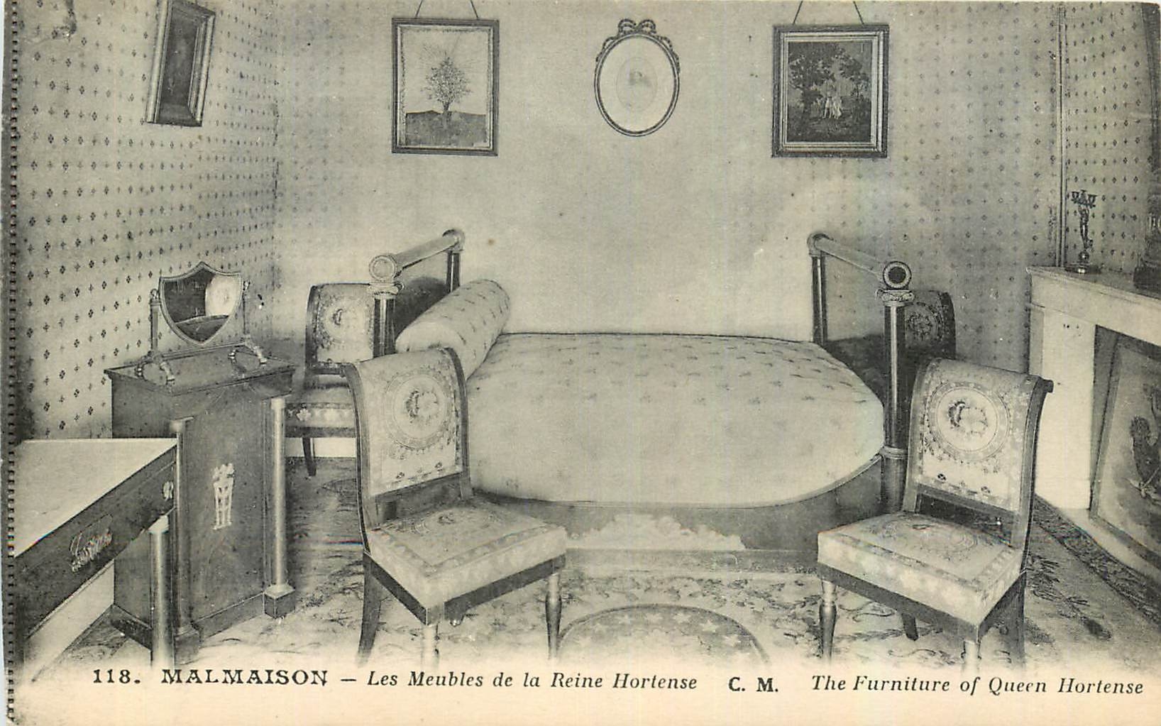 CPA Malmaison Les Meubles de la Reine Hortense 