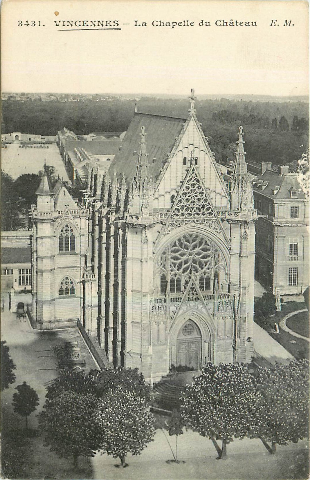 CPA Vincennes La Chapelle du Chateau 
