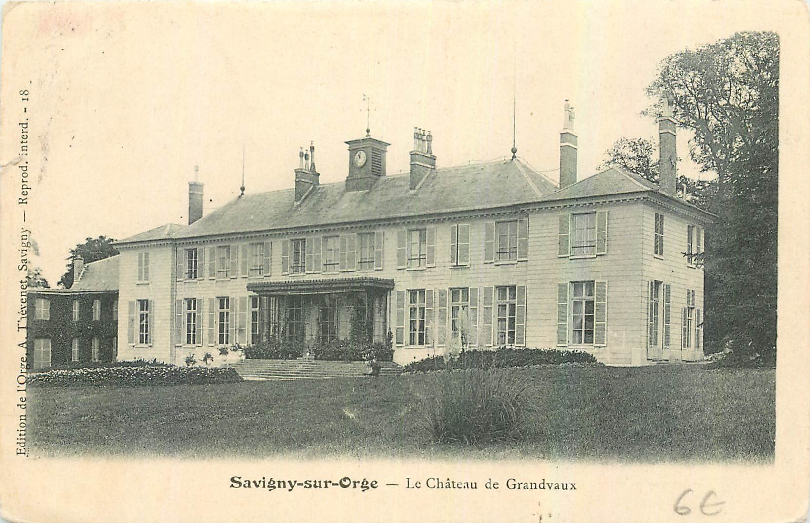 CPA Savigny sur Orge Le Chateau d Grandvaux 