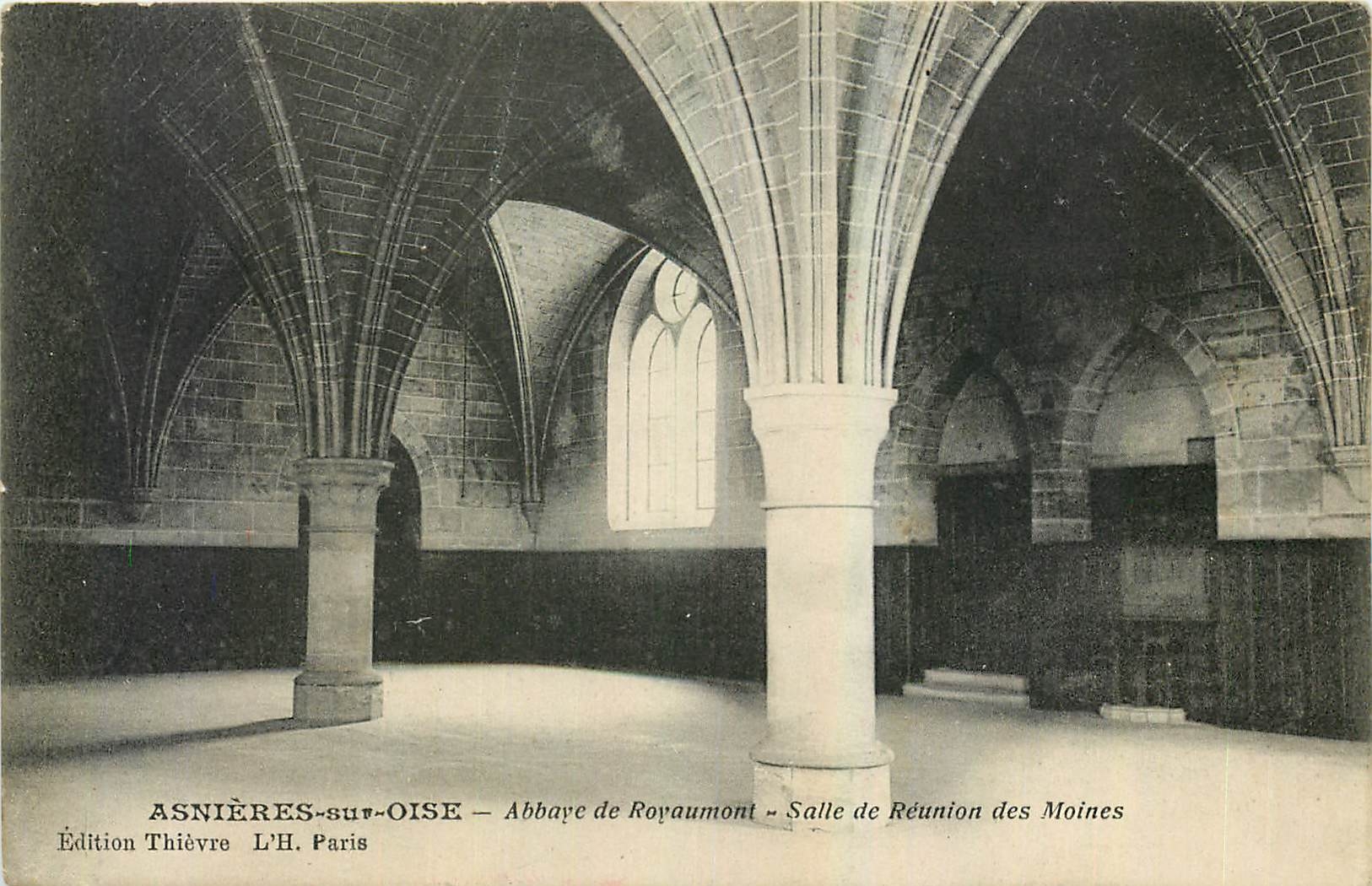 CPA Asnieres sur Oise Abbaye de Royaumont Salle de Reunion des Moines 