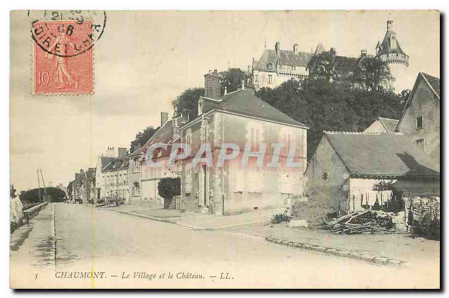 CPA Chaumont Le Village et le Chateau 