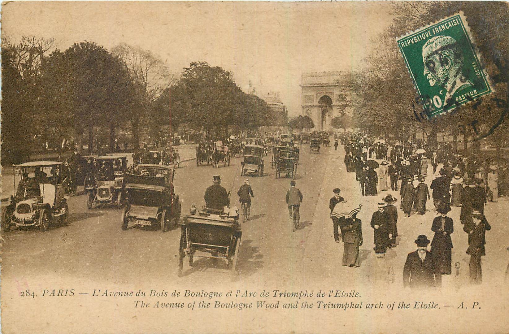 CPA Paris l'Avenue du Bois de Boulogne et l'Arc d Triomphe de l'Etoile 
