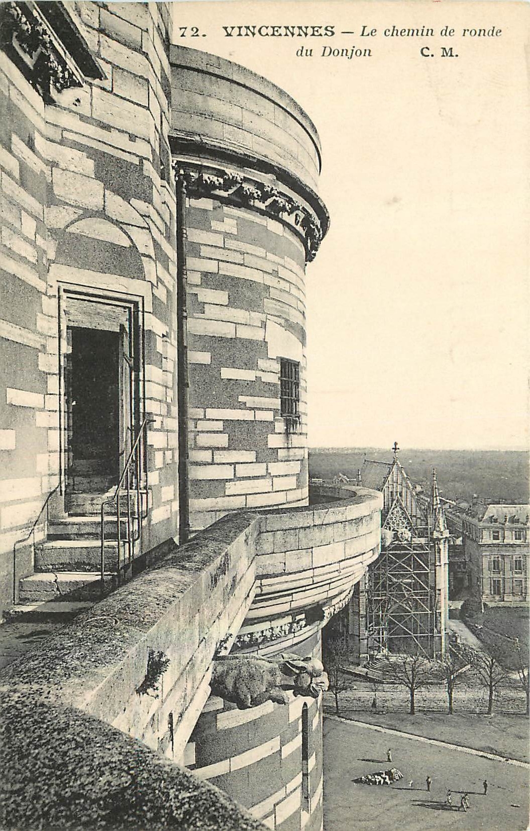 CPA Vincennes Le chemin de ronde du Donjon 