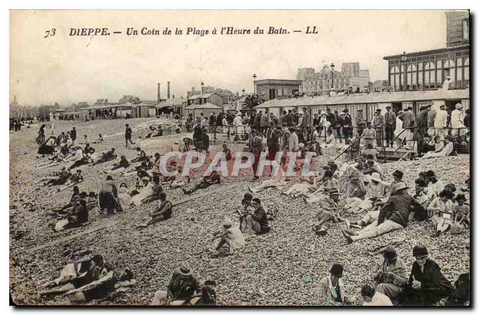 dieppe CPA Un coin de plage a l'heure du bain