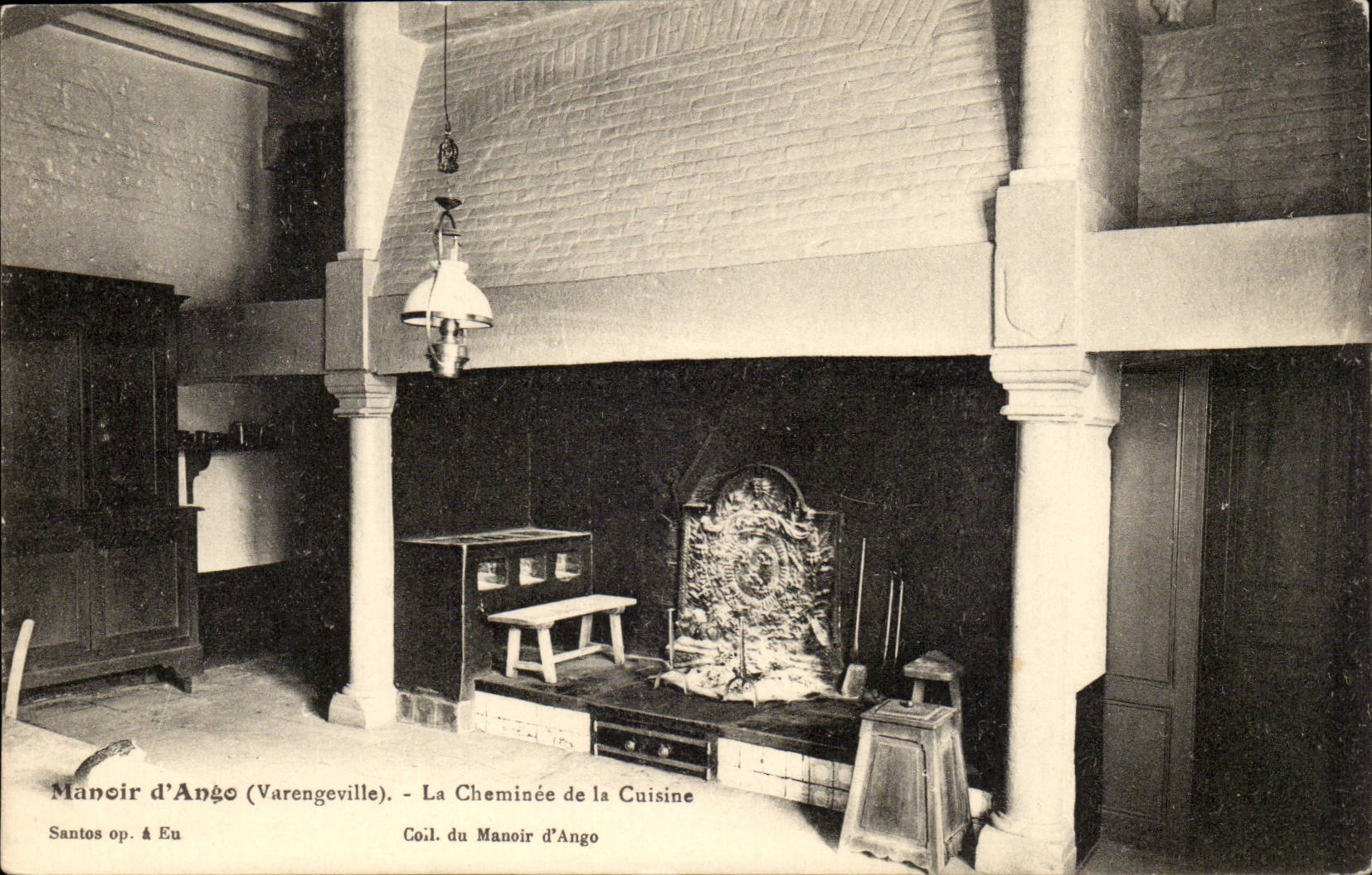 Varengeville CPA Le manoir d'Ango La cheminee et la cuisine