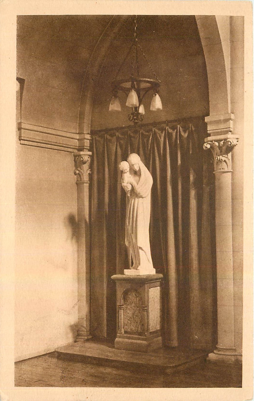 CPA Chapelle du Petit Collegue Sainte Croix La Vierge Neuilly