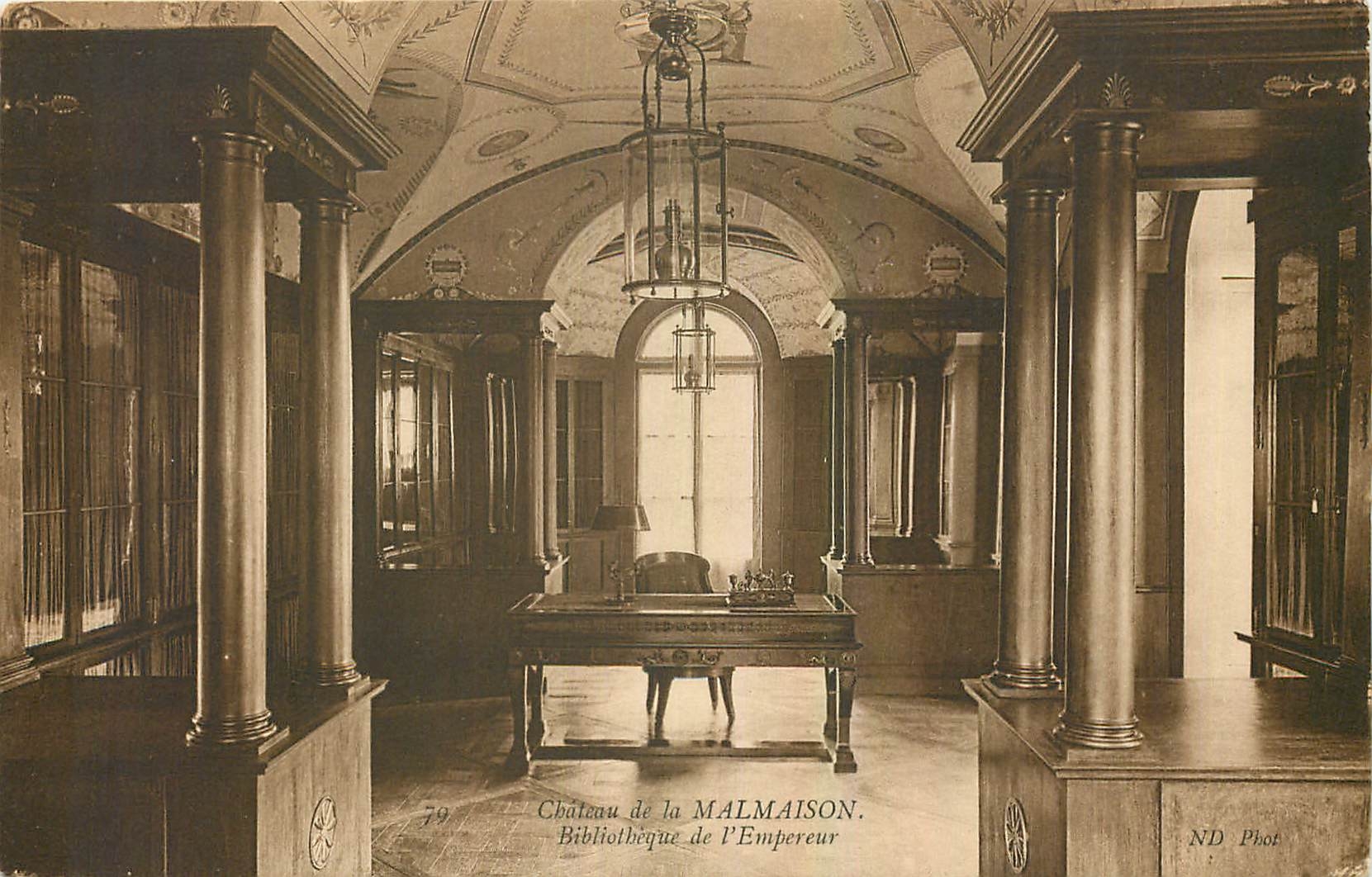 CPA Chateau de la Malmaison Bibliotheque de l'Empereur 