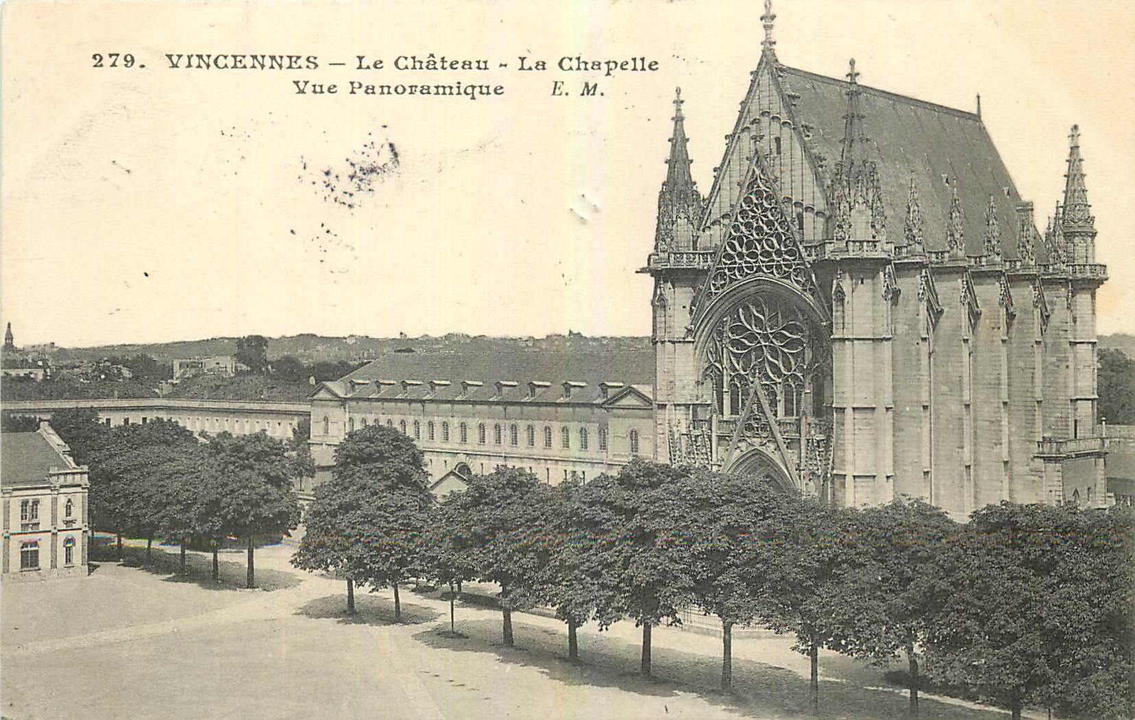 CPA Vincennes Le Chateau La Chapelle Vue panoramique 