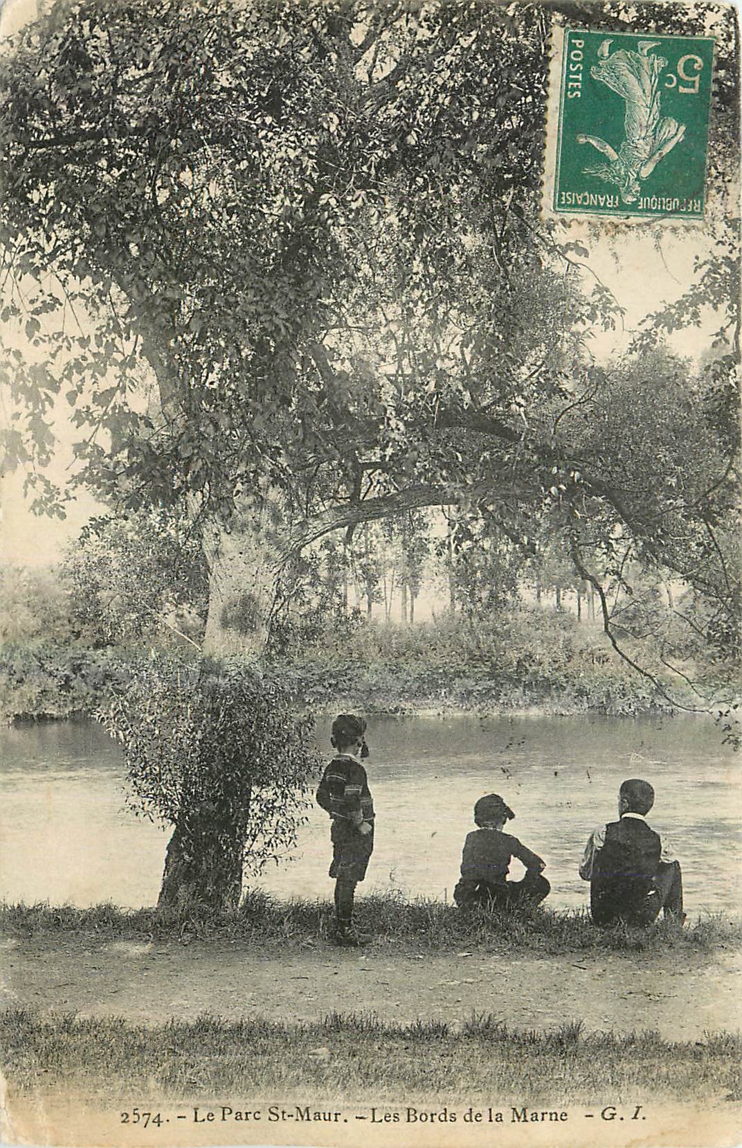 CPA Le Parc St Maur Les Bords de la Marne Enfants
