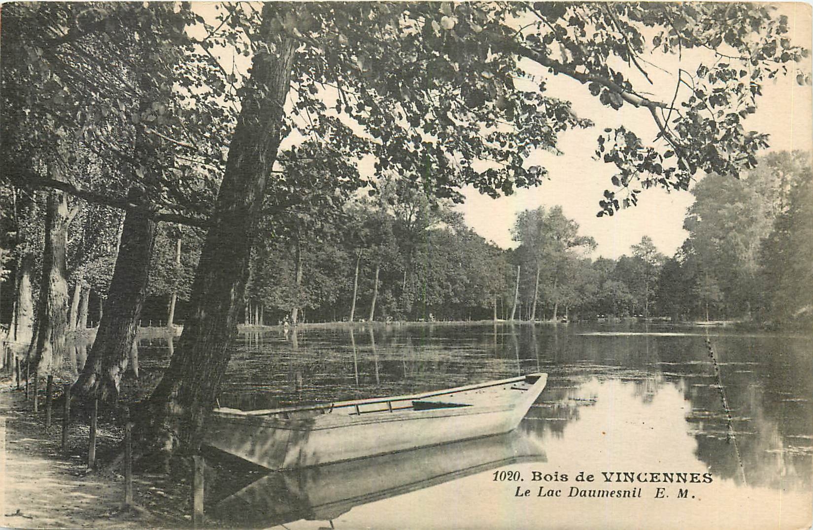 CPA Bois de Vincennes Le Lac Daumesnil 