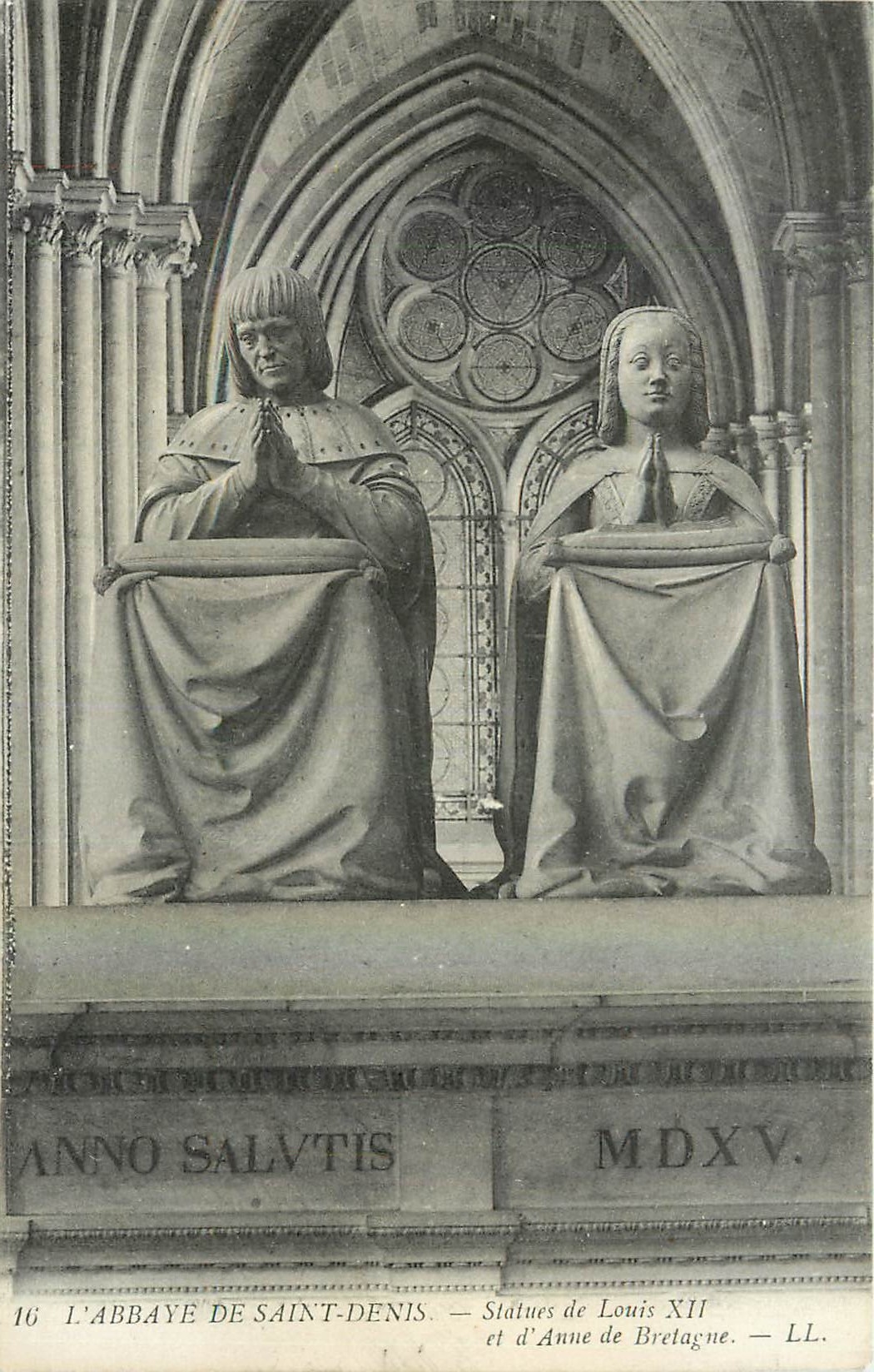CPA L'Abbaye de Saint Denis Statues de Louis XII et d'Anne de Bretagne 