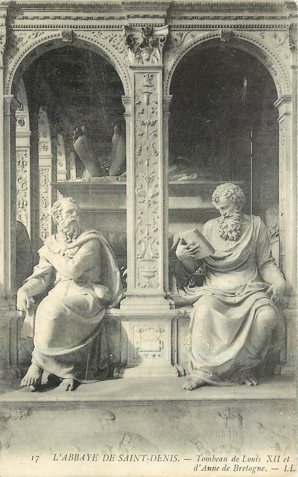 CPA L'Abbaye de Saint Denis Tombeau de Louis XII et d'Anne de Bretagne 