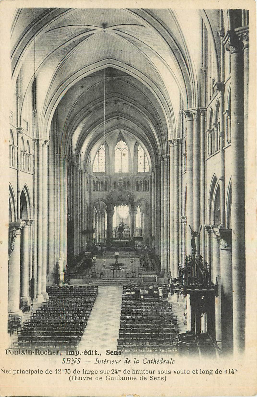 CPA Sens Interieur de la Cathedrale Nef principale 