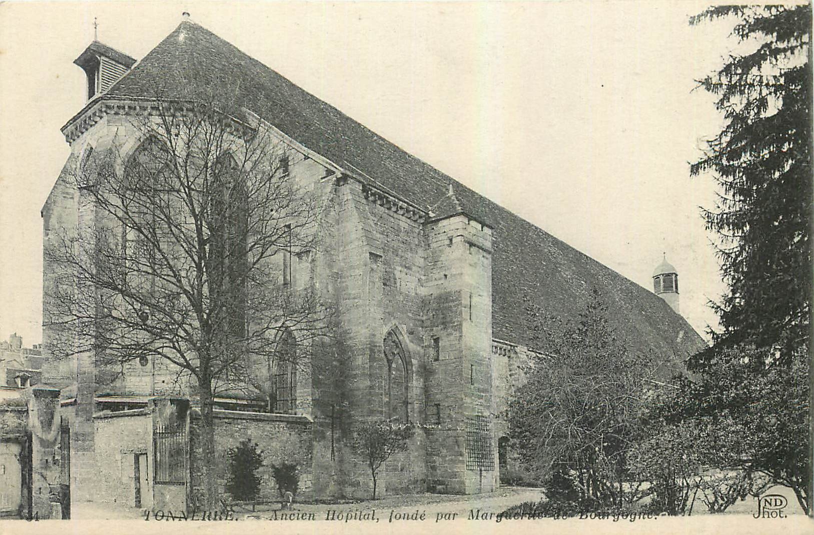 CPA Tonnerre Ancien Hopital fonde par Marguerite de Bourgogne 