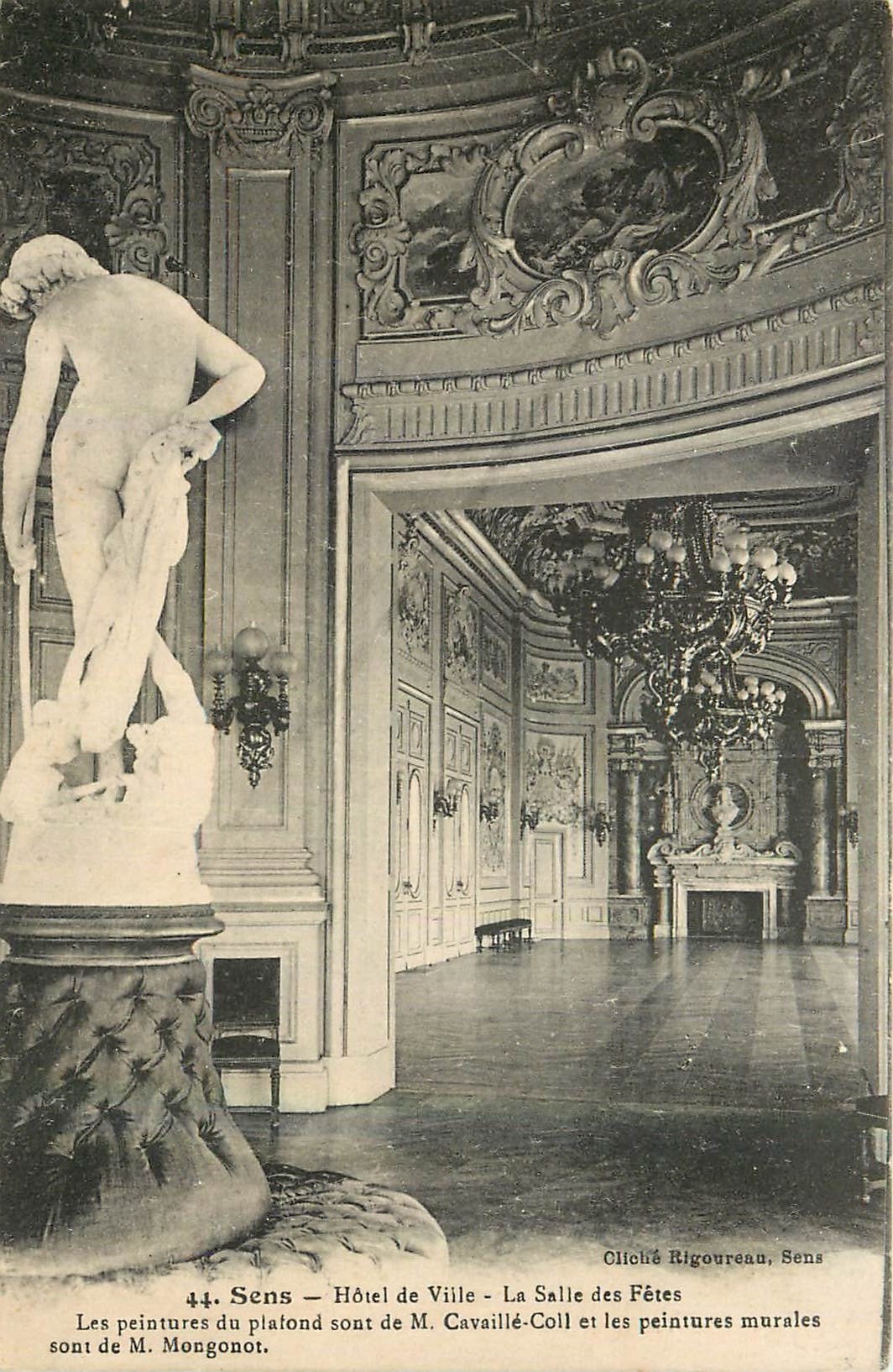 Sens — Hôtel de Ville — La Salle des Fêtes — Cliché Rigoureau, Sens